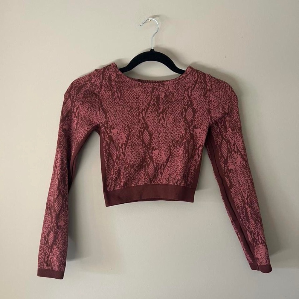 Athletic Long sleeve fabletics crop top